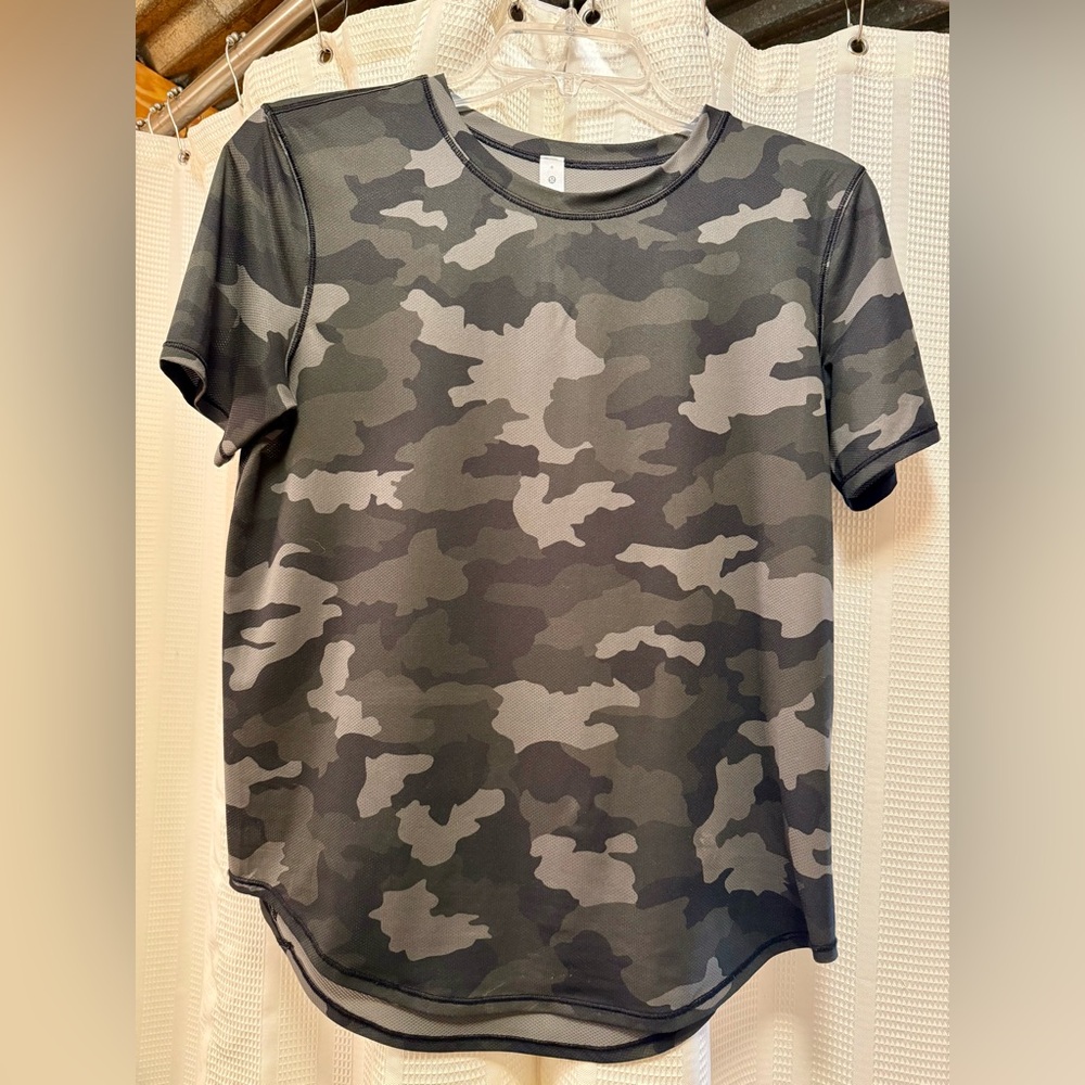Lululemon Women’s Athletic Short Sleeve Shirt